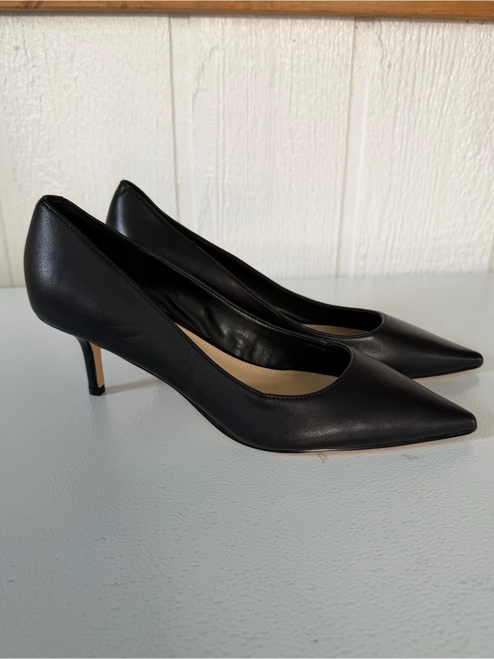 Marc Fisher Black Leather Pointed Toe Kitten Heel Pumps Size 8.5